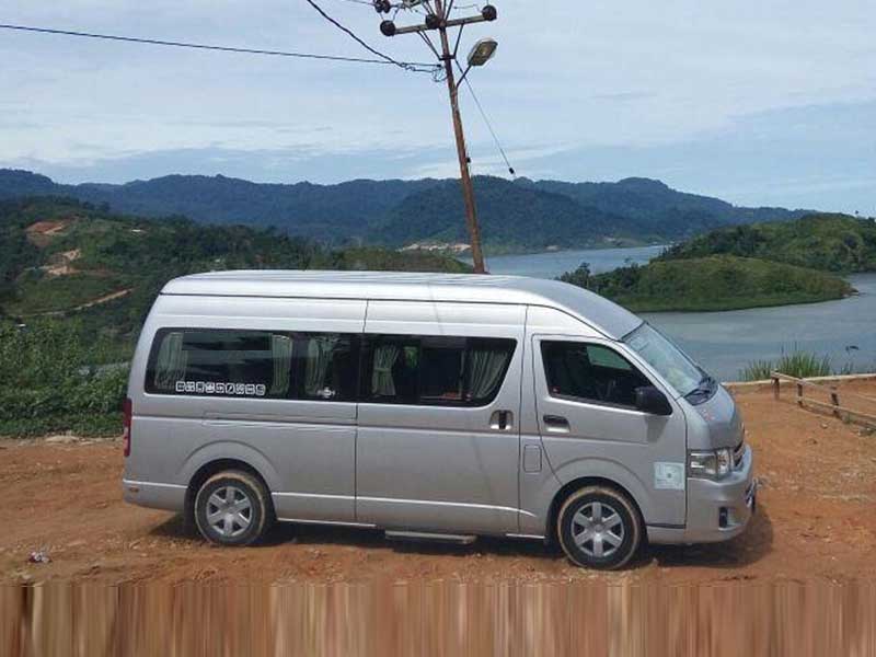 Sewa Hiace Beji Timur Murah Armada Terbaru Fasilitas Lengkap