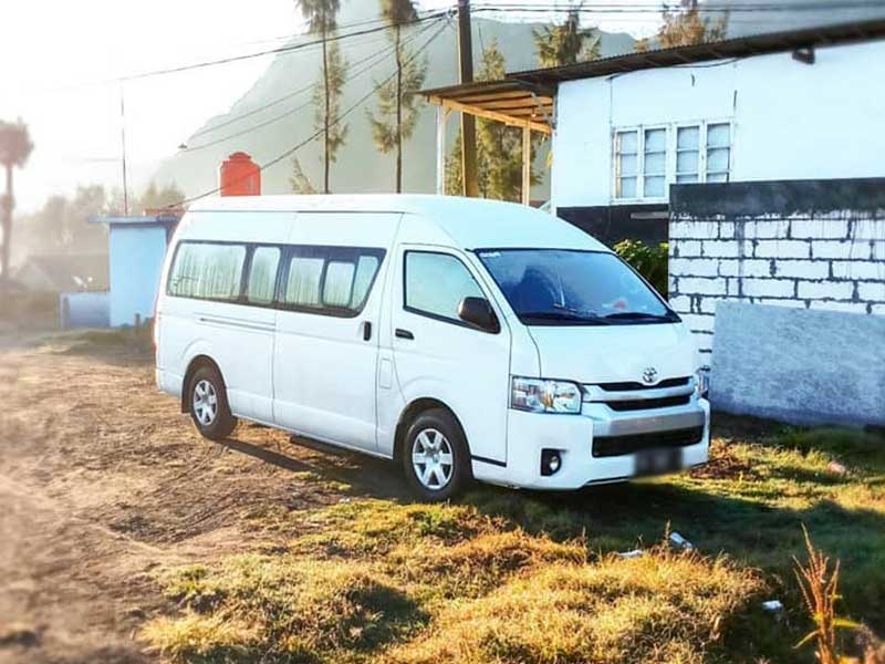 Sewa Hiace Tebet barat Jakarta Selatan Harga Murah