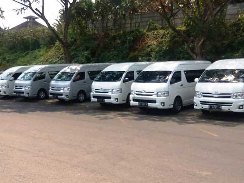 sewa hiace kota tangerang selatan